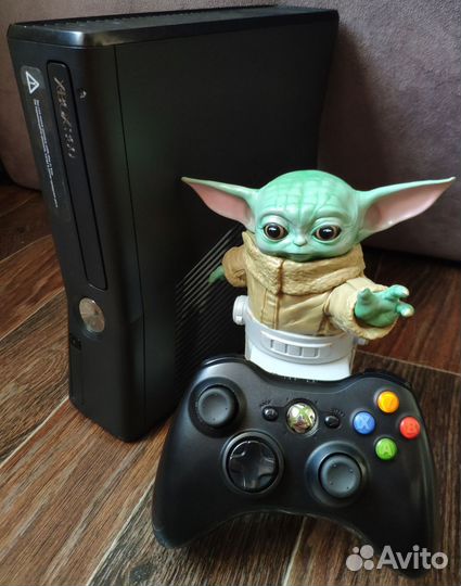 Xbox 360 Slim 250gb/Прошит/Freeboot-Aurora/50 Игр