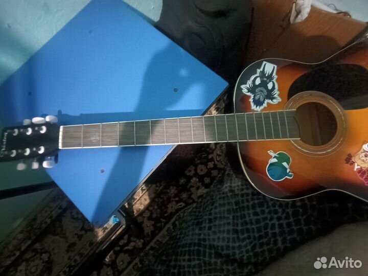 Акустическая гитара