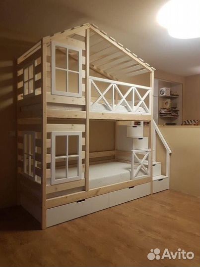Кровать двухьярусная десткая. Домик чердак