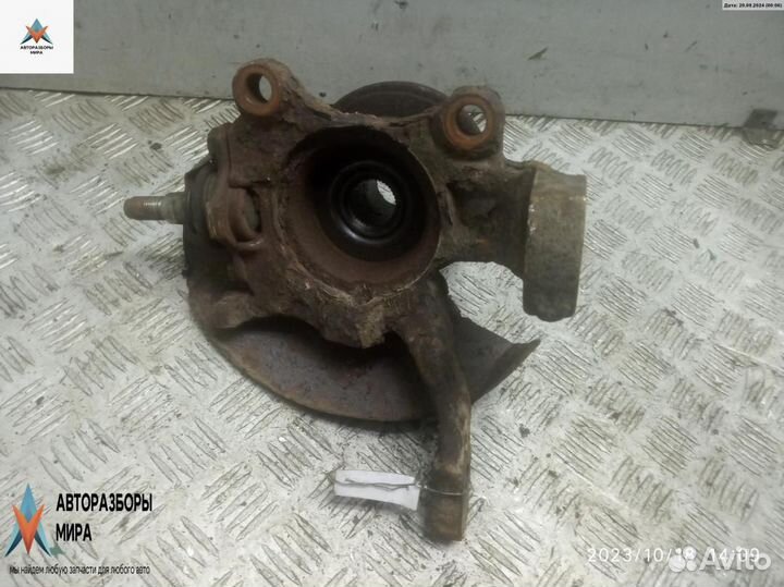 Ступица передняя правая Volkswagen Transporter T4