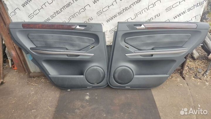 Обшивка двери задняя Mercedes GL X164
