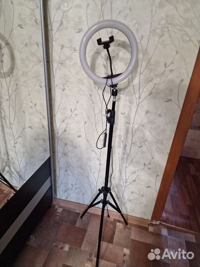 Кольцевая лампа со штативом