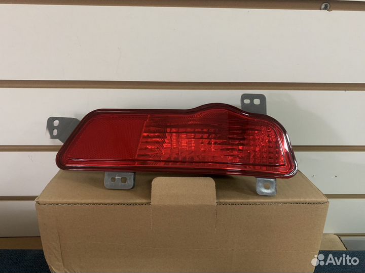 Фонарь задний в бампер левый Chevrolet Cruze хэтч