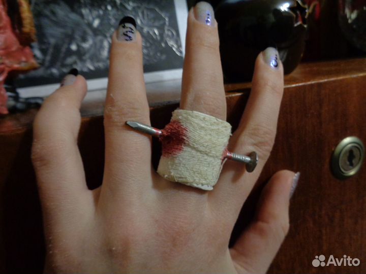 Украшения,зеркальце,фигурки-приколы