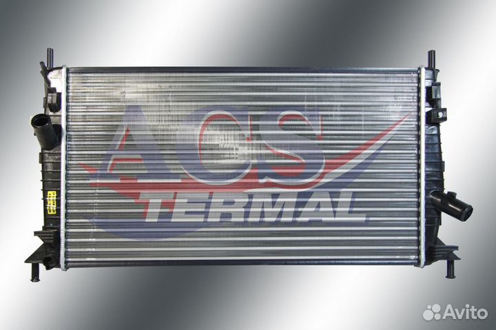 Радиатор охлаждения двигателя Ford Focus 2