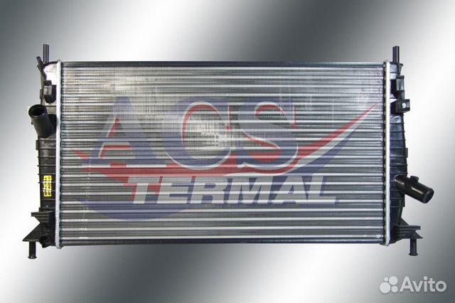 Радиатор охлаждения двигателя Ford Focus 2