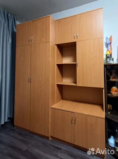 Шкаф