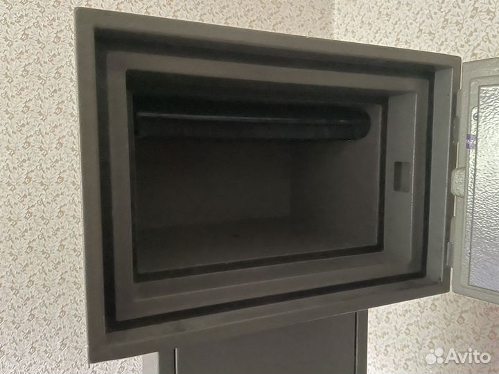 Сейф для документов или оружия