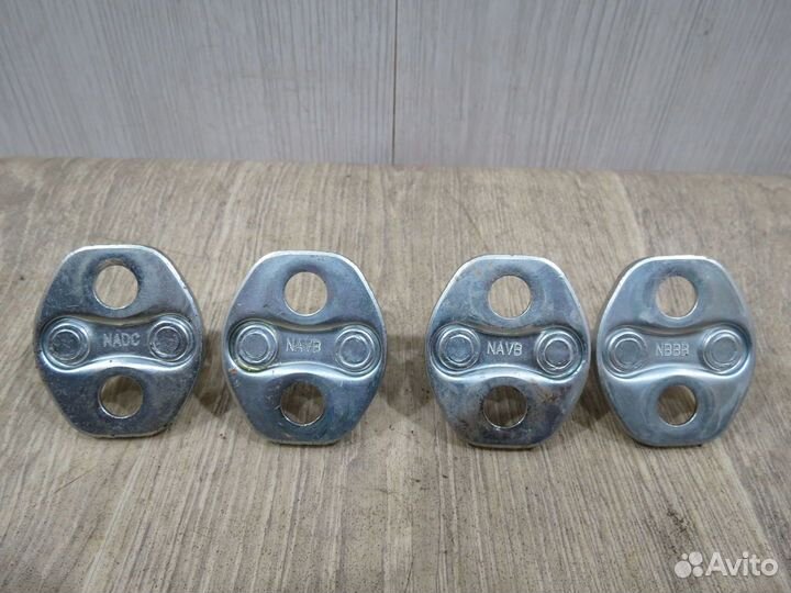 Петля двери Hyundai Solaris 2