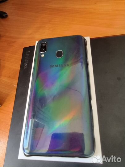 Samsung Galaxy A40, 4/64 ГБ