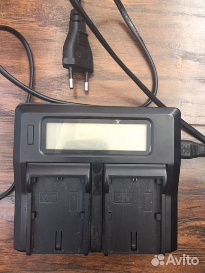 Зарядное устройство Dual Battery Charger DC-LCD