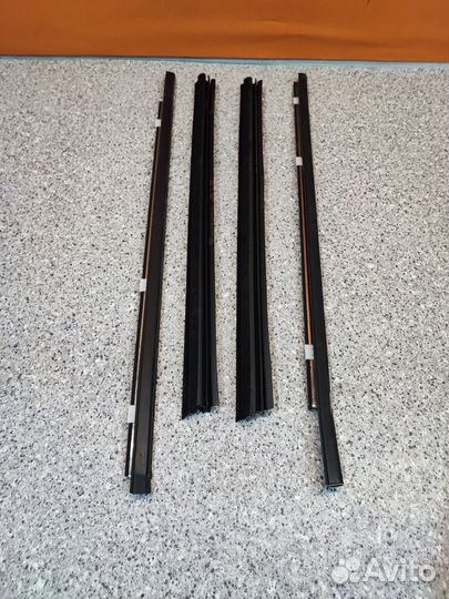 Бархотка задней двери Nissan Qashqai j10