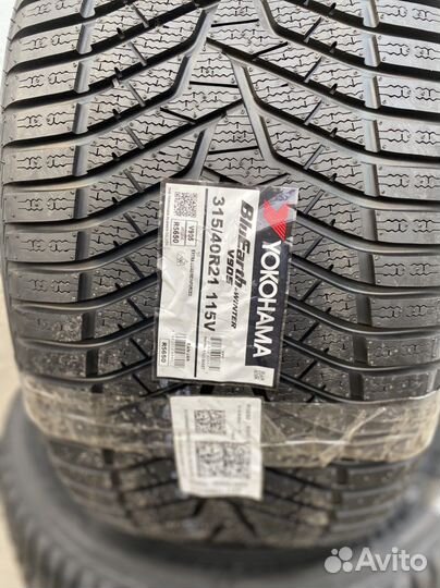 Yokohama BluEarth Winter V905 275/45 R21 и 315/40 R21