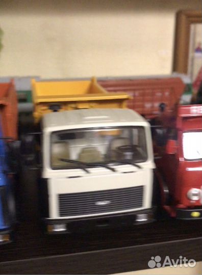 Продаются коллекционные модели масштаб 1/43