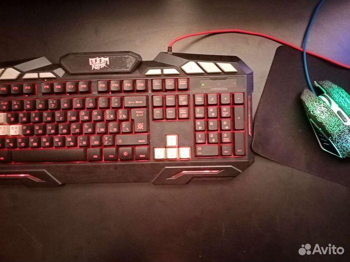 Игровая клавиатура и мышь