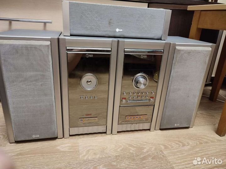 Музыкальный центр