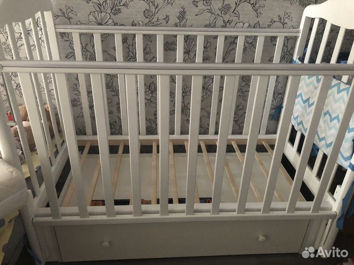 Детская кроватка