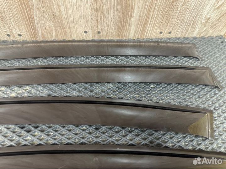 Ветровик на дверь Geely Emgrand EC7 JL4G18 2011