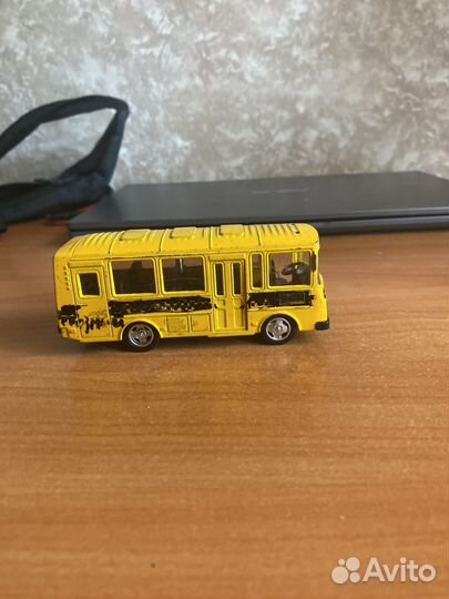 Игрушка автобус