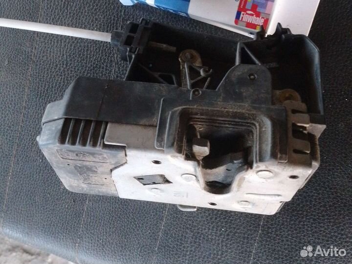 Электрозамок левой двери opel меррива