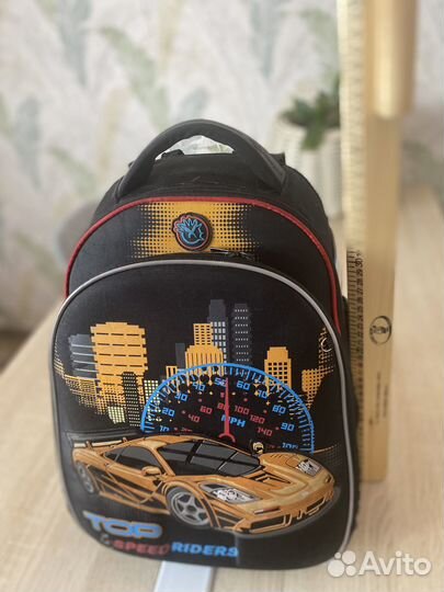 Школьный рюкзак hummingbird для мальчика