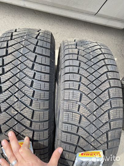 Pirelli Ice Zero FR 205/60 R16 96T