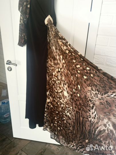 Вечернее платье с палантином