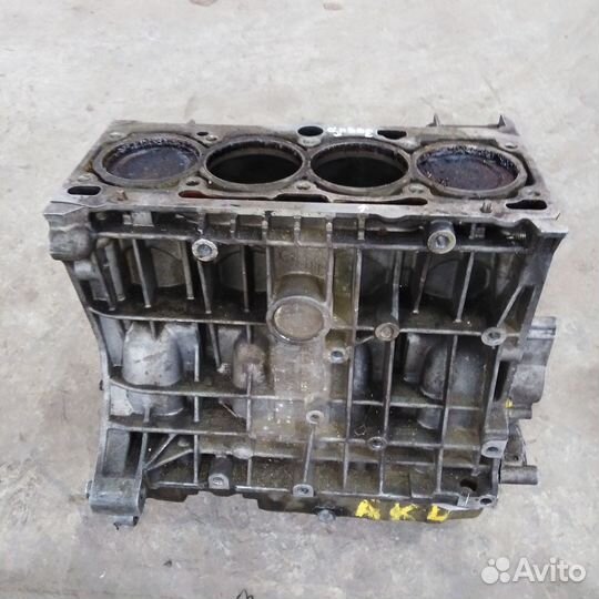 Блок двигателя 1.6i akl Volkswagen Golf 4 Skoda Oc