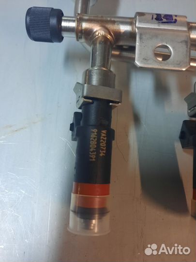 Топливная рампа в сборе с форсунками 2123 автэл