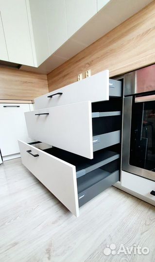 Кухня белая классика по индивидуальным размерам