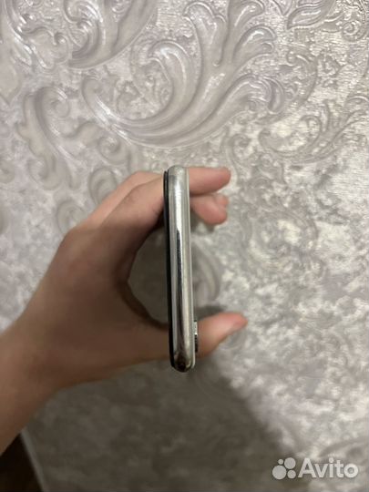 iPhone X, 64 ГБ