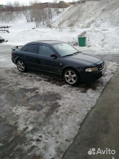 Audi A4 1.6 МТ, 2000, битый, 350 000 км