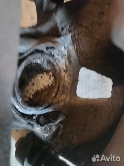 Суппорт тормозной задний левый Peugeot 4007 DW12