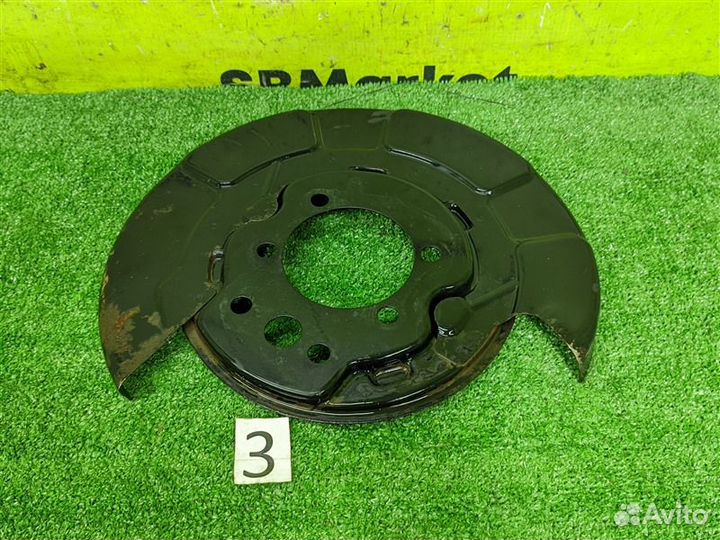 Щиток ступицы задний левый Nissan Fuga KY51