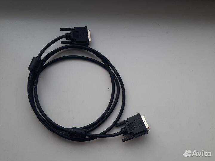 Кабель для компьютера DVI