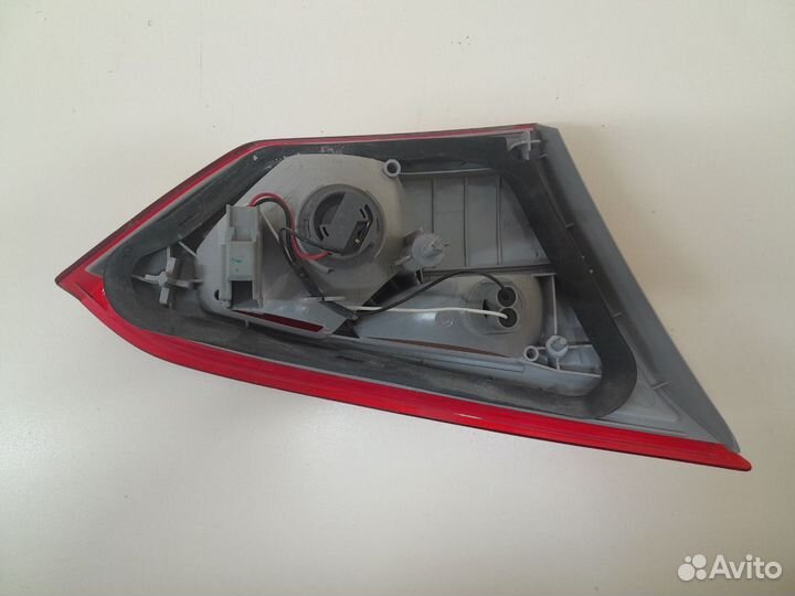 Фонарь задний внутренний правый Ford Focus 3 2011