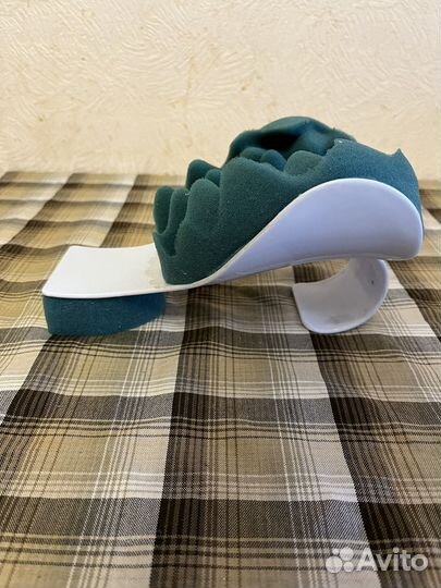 Массажная подушка от боли в шее