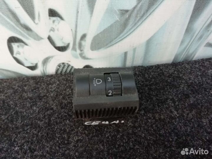 Кнопка регулировки света фар Volkswagen Polo Sedan