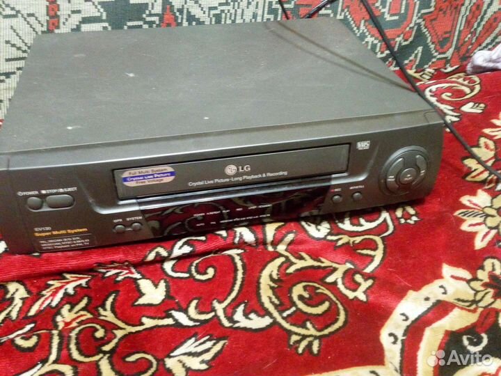 Видеомагнитофон lg