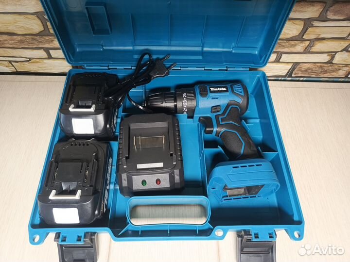 Беcщ Шуруповёрт Makita 18V + 2 АКБ по 3ампера