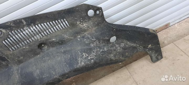 Накладка замка капота Lexus Rx4/2018