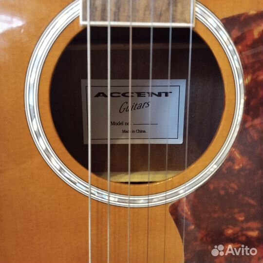 Акустическая гитара