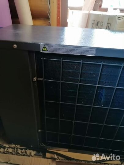 Насос тепловой для подогрева воды в бассейне