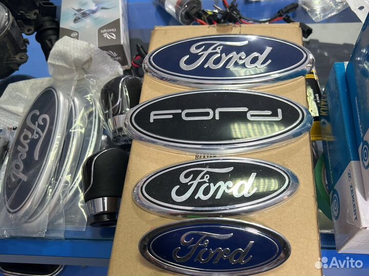 Знак на капот (эмблема) форд