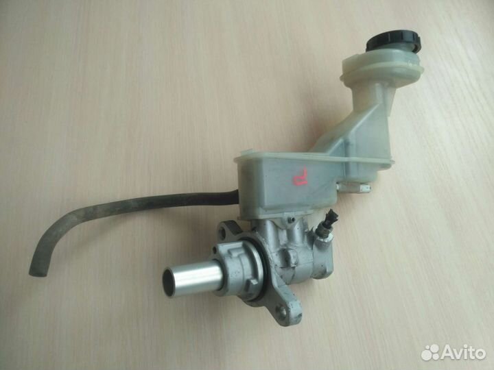 Главный тормозной цилиндр Ниссан Х-трейл т31