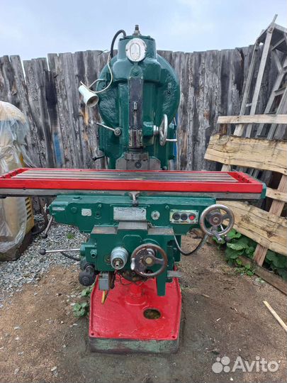 Фрезерный станок 6М13П