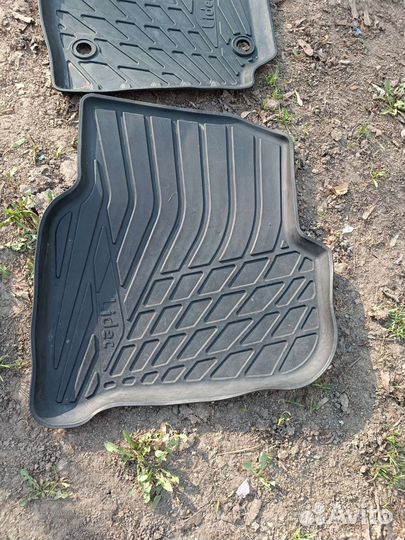Резиновые коврики на volkswagen polo2019