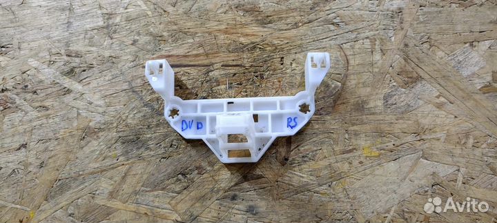 Кронштейн консоли приборной панели Renault Symbol