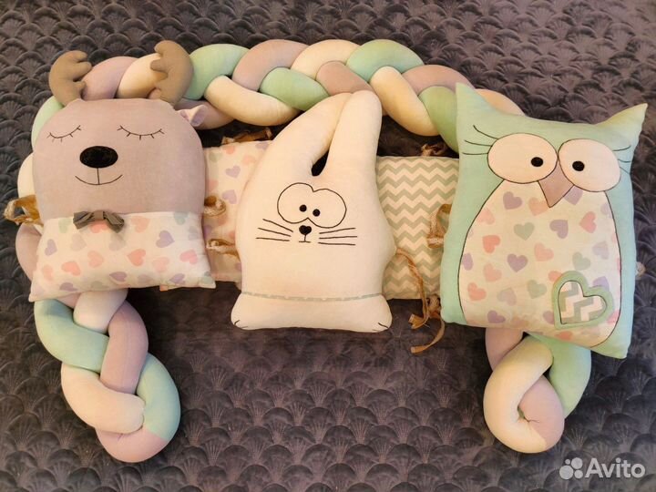 Бортики-игрушки в кроватку