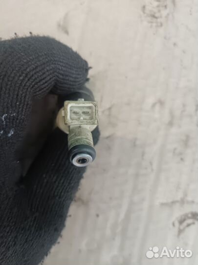 Форсунка инжекторная электрическая Opel Omega 91 г